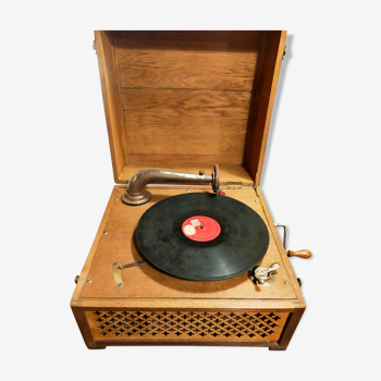 Pathé Gramophone with functional crank