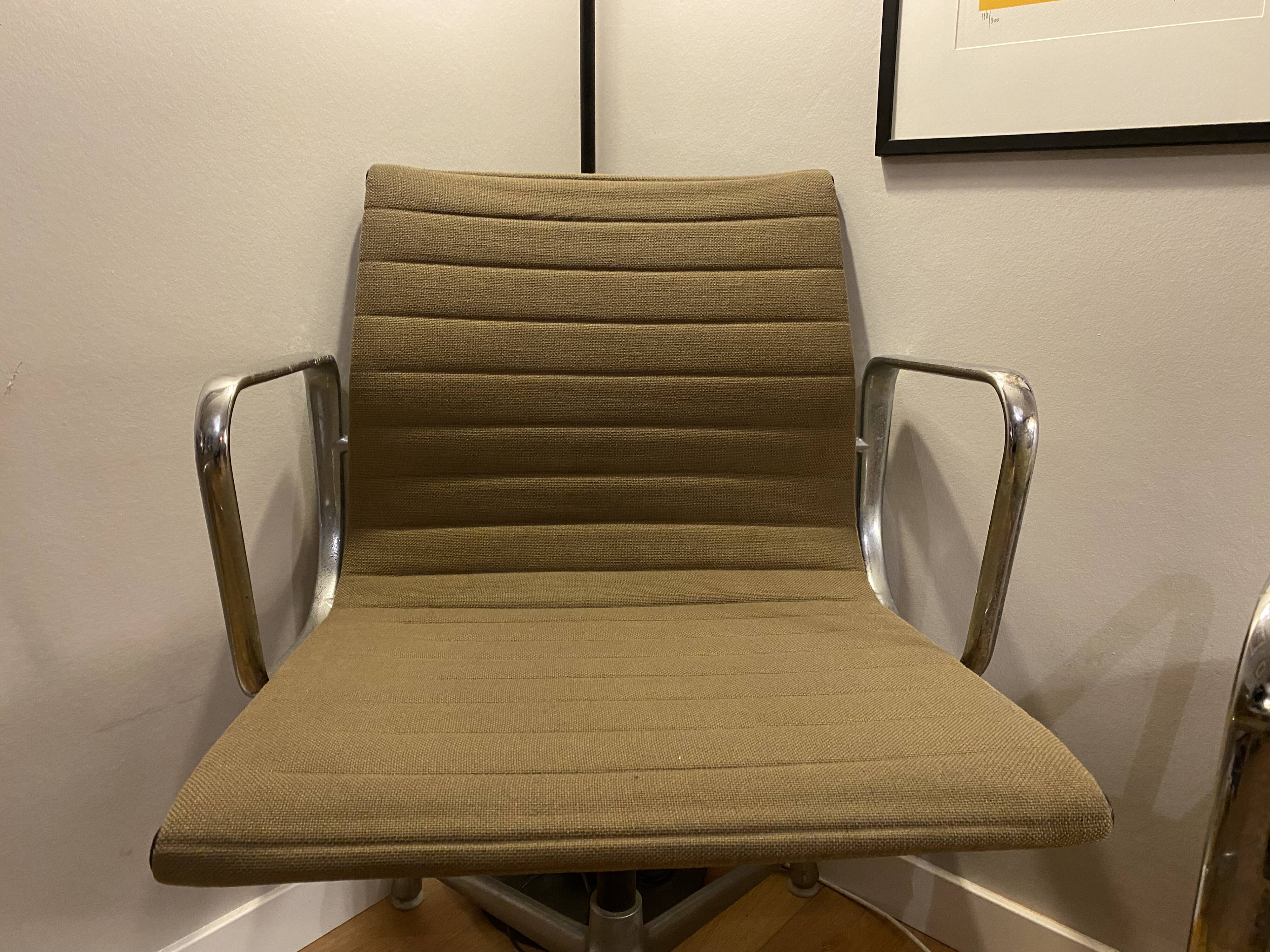 3 Eames EA 107 Chairs