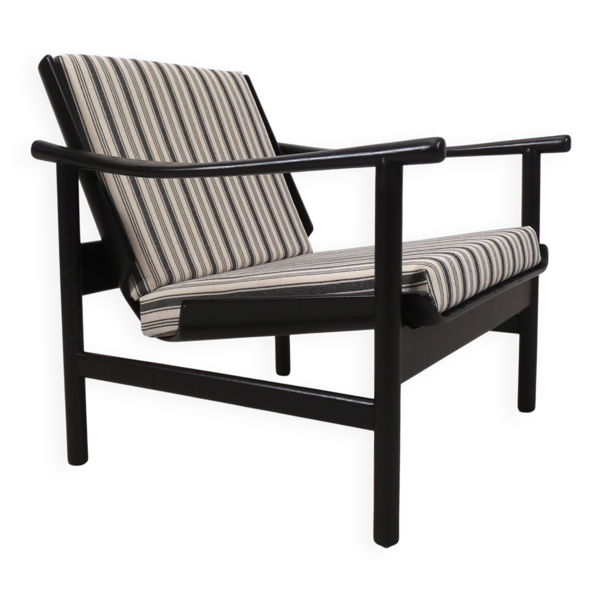 Wooden Scandianvian arm chair