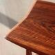 Table basse vintage Everest en noyer – style « planche de surf » (années 60)