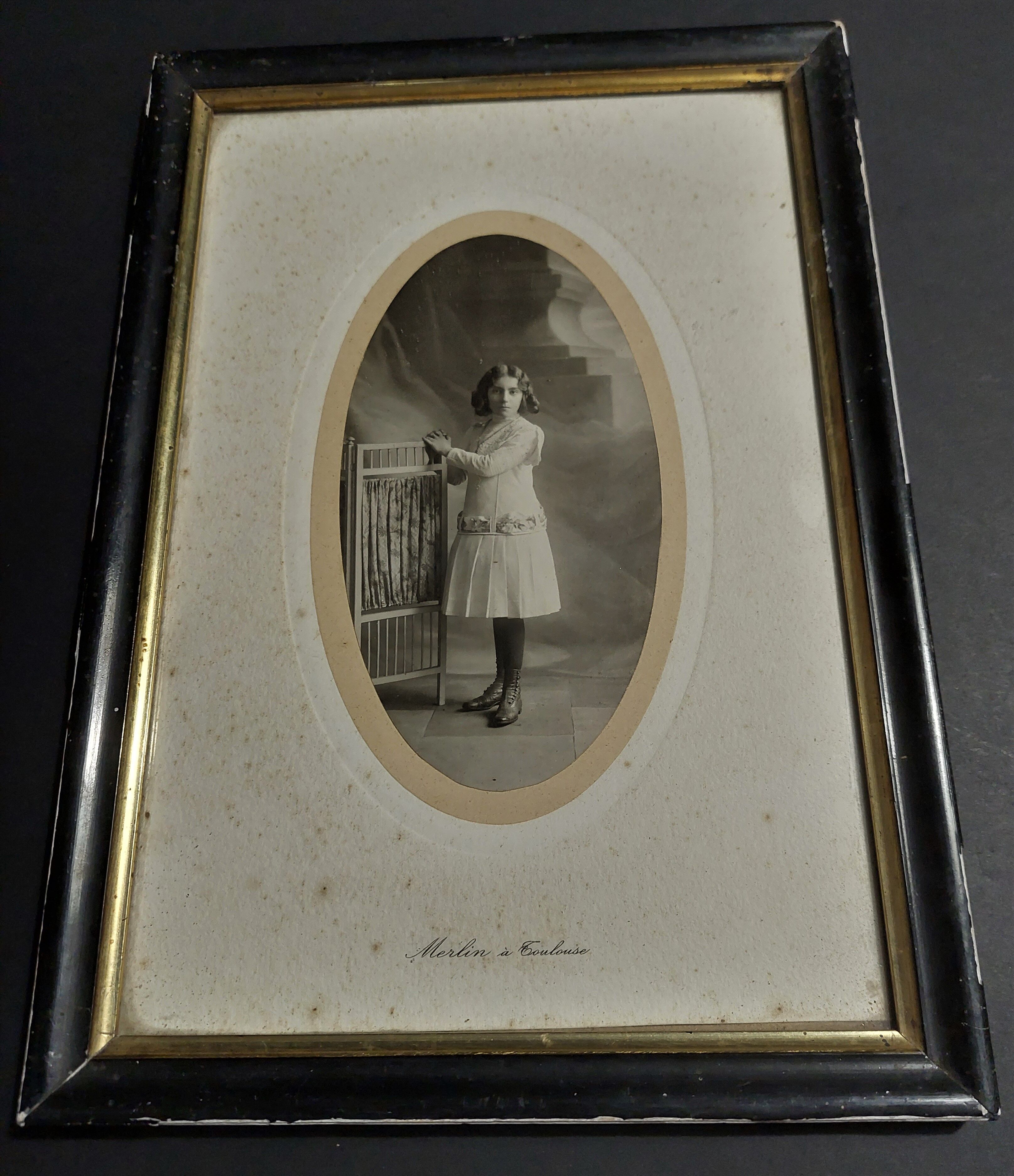 Old framed photo girl frame Napoleon III