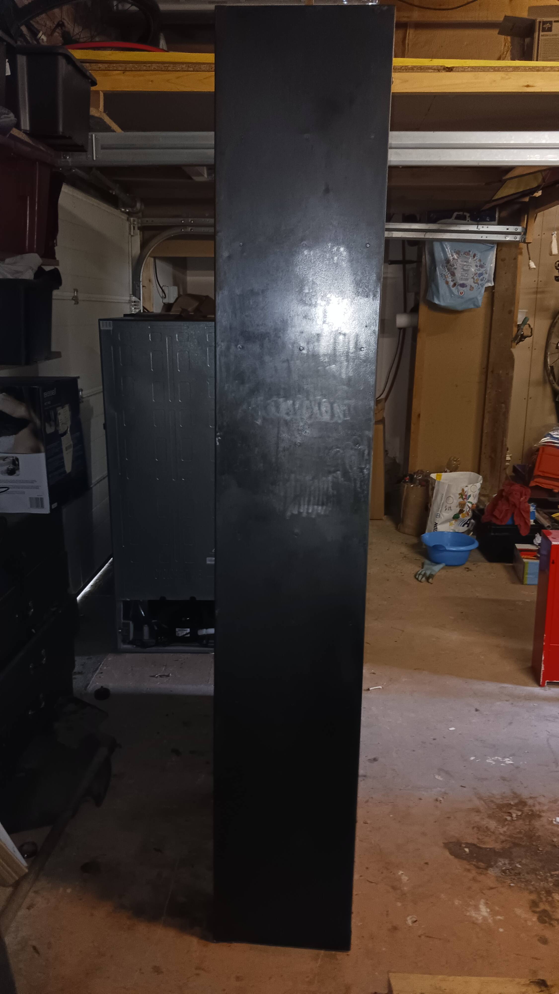 Metal cabinet, 30 valves