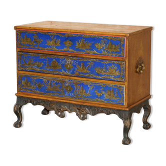 Polychrome campaign chest of drawers from 1778 in wood, George III style.