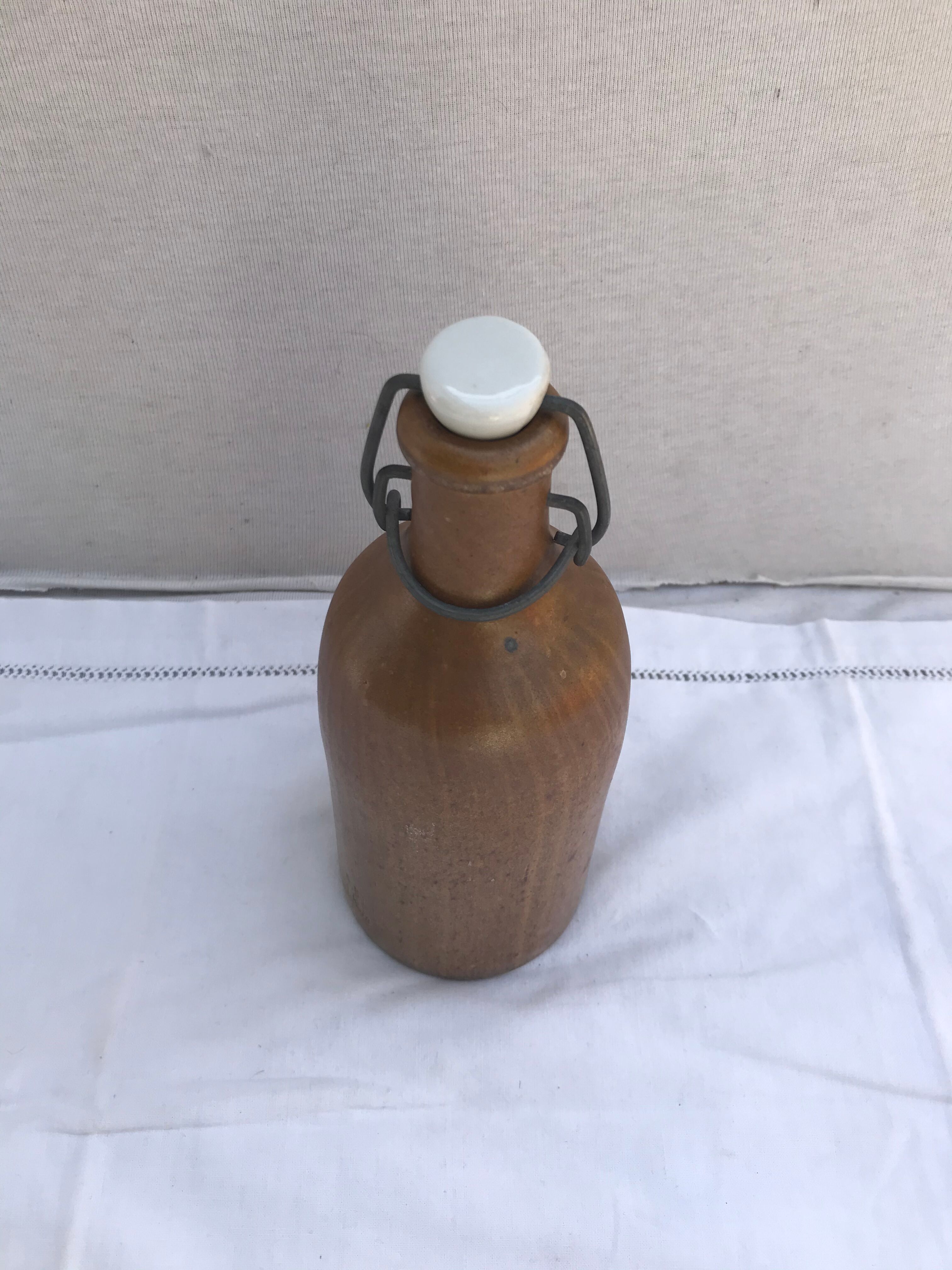 Ancient bottle brown sandstone - vintage white porcelain bouchon