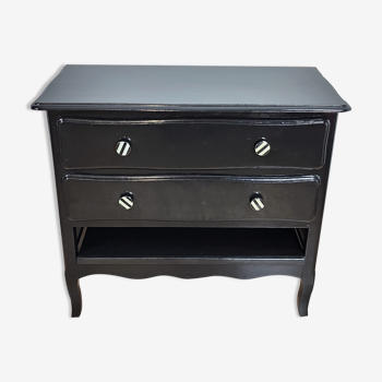 Black chest of drawers
