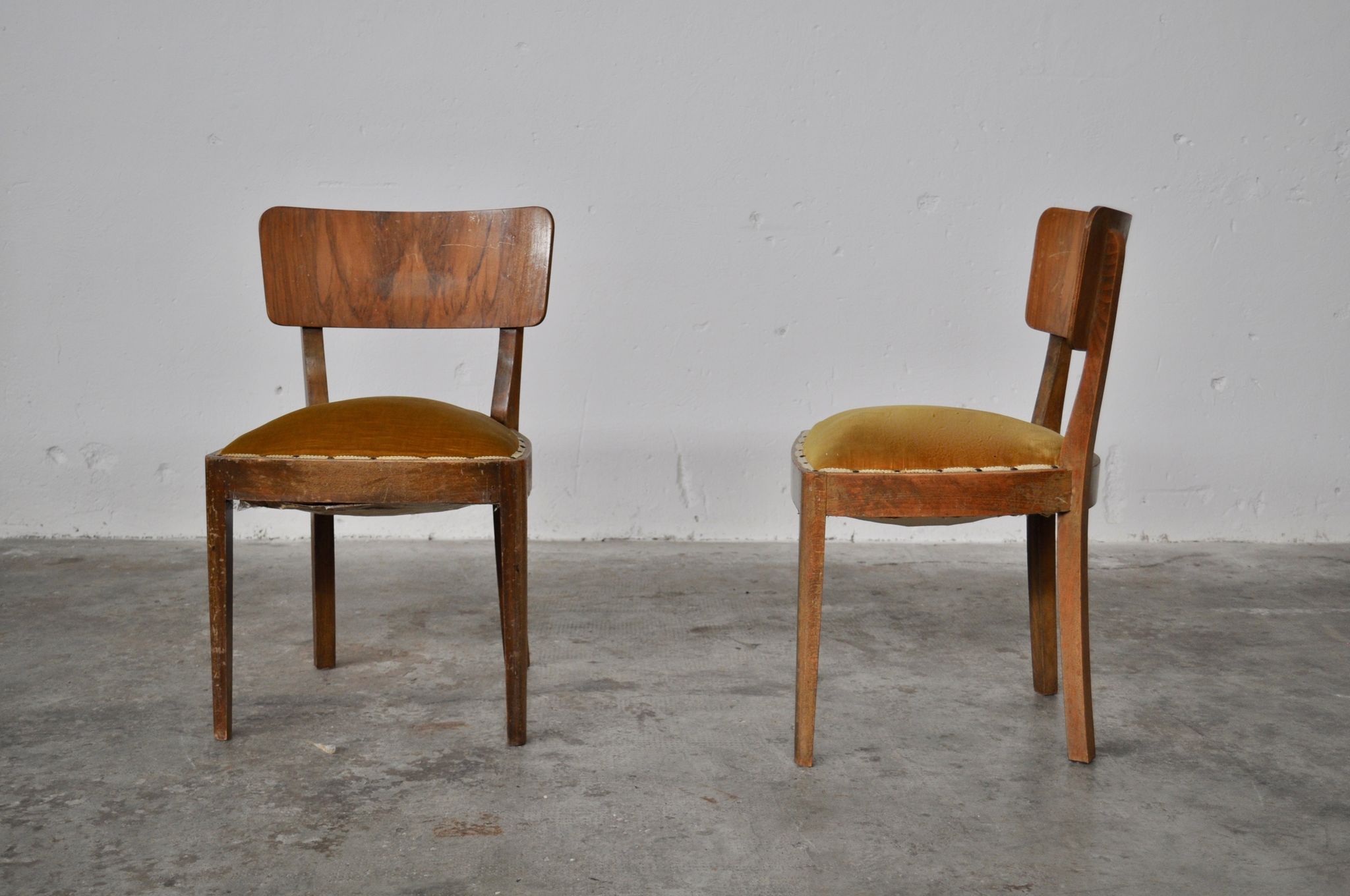 Vintage walnut chairs with studs & straps and springs in velvet, italy, 1920s