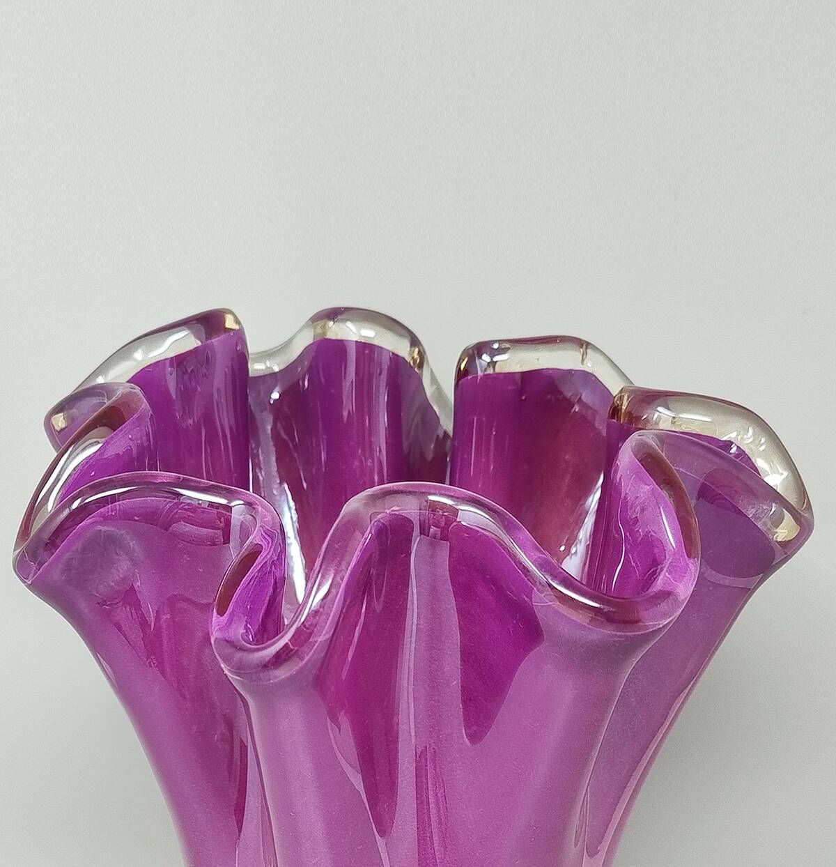 Vase en verre Murano Fazzoletto magenta-rose Michielotto des années 1970.