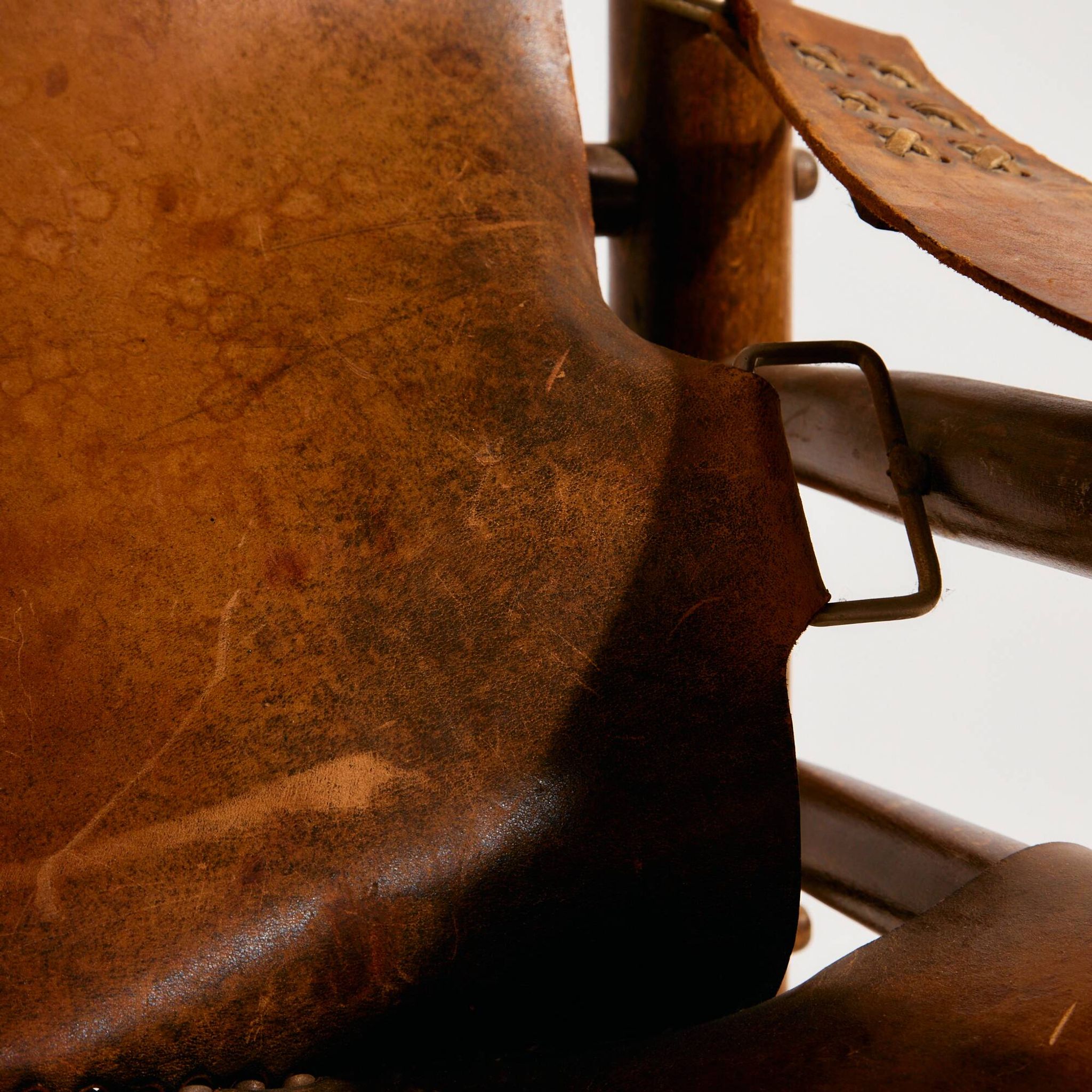 Fauteuil lounge en cuir de veau hongrois