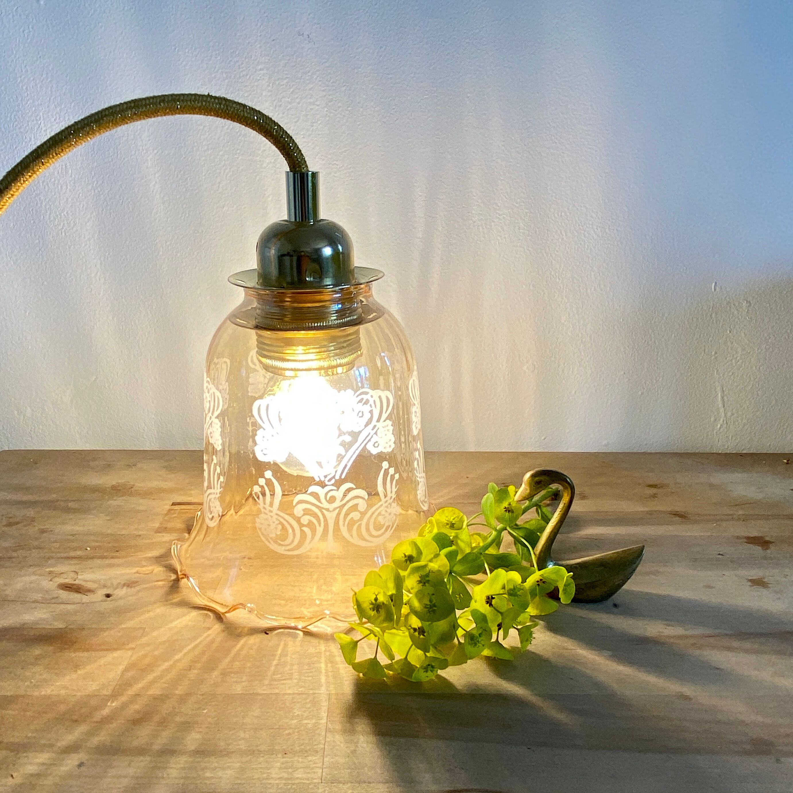 Vintage tulip walking lamp in amber glass