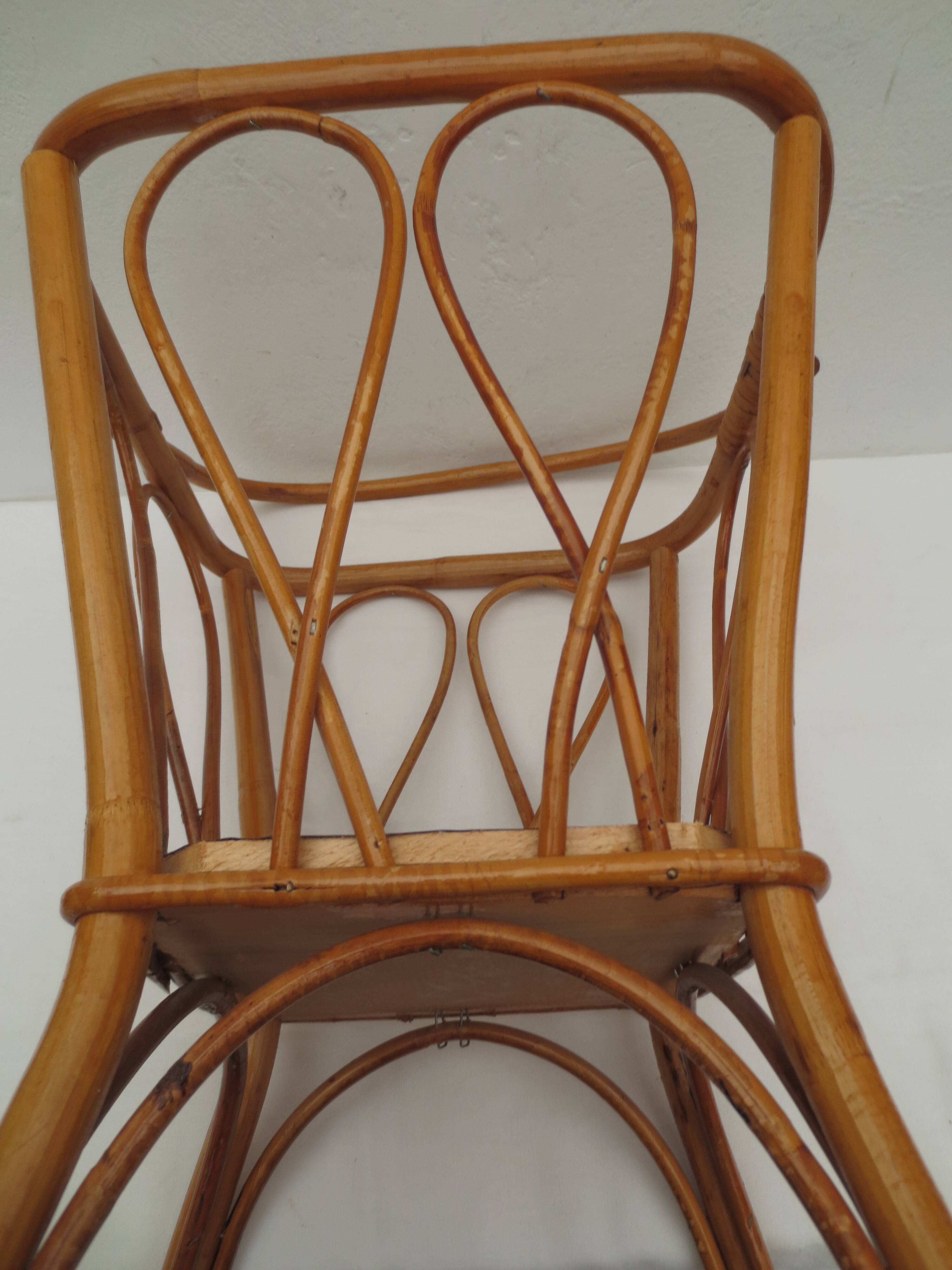 Square work basket on light varnished wicker legs, with handle