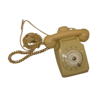 Tèléphone vintage de 1970 couleur ivoire