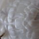 Suspension en verre opaque, décor fleurs