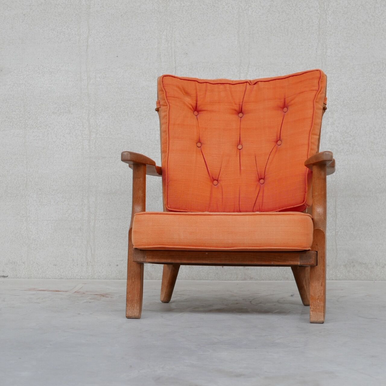 Fauteuil modèle repos de Guillerme et Chambron