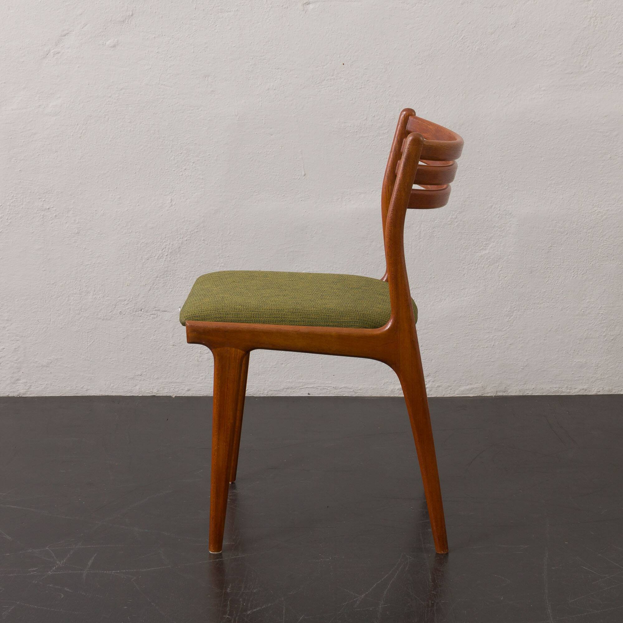 Johannes Andersen teak chair model U20 for Uldum, Denmark 1960s