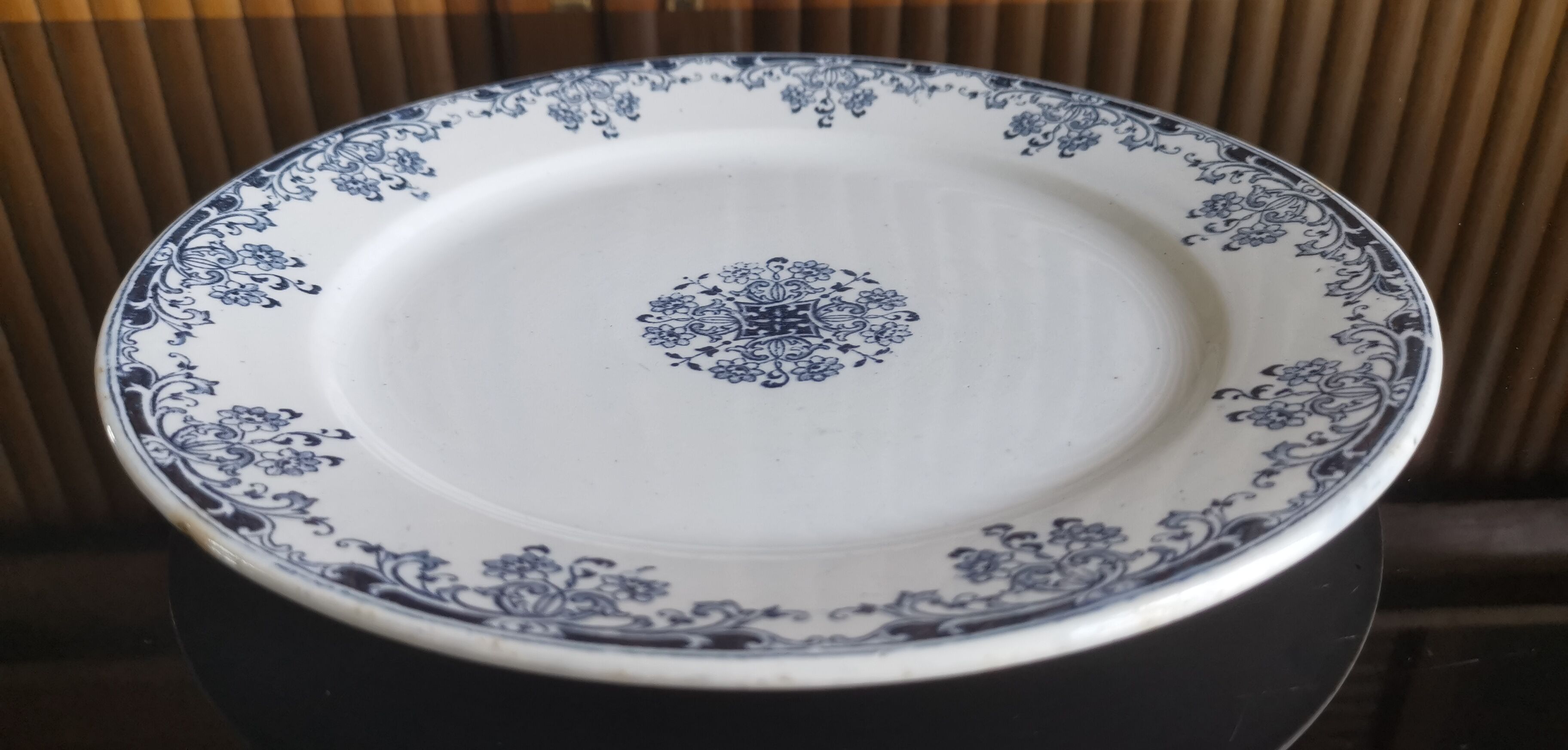 Old flat plate Iron Earth model "Mignon", U et Cie Sarreguemines