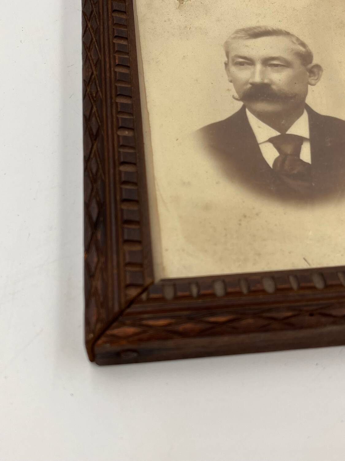 Wooden frame duo with relief