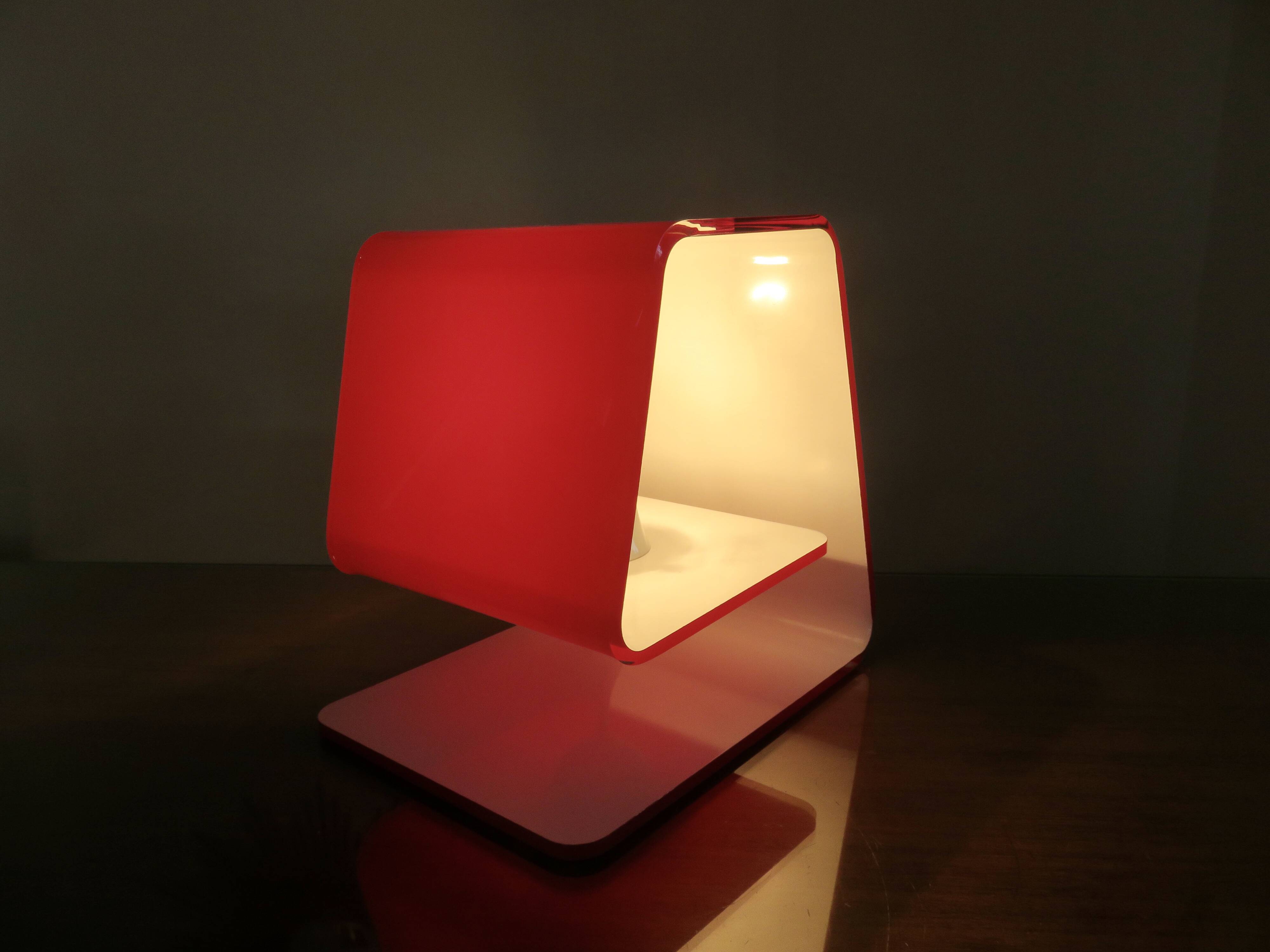 Calligaris luce lamp made in italy 2007 red plexiglass