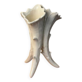 Vase à trois cornes en porcelaine