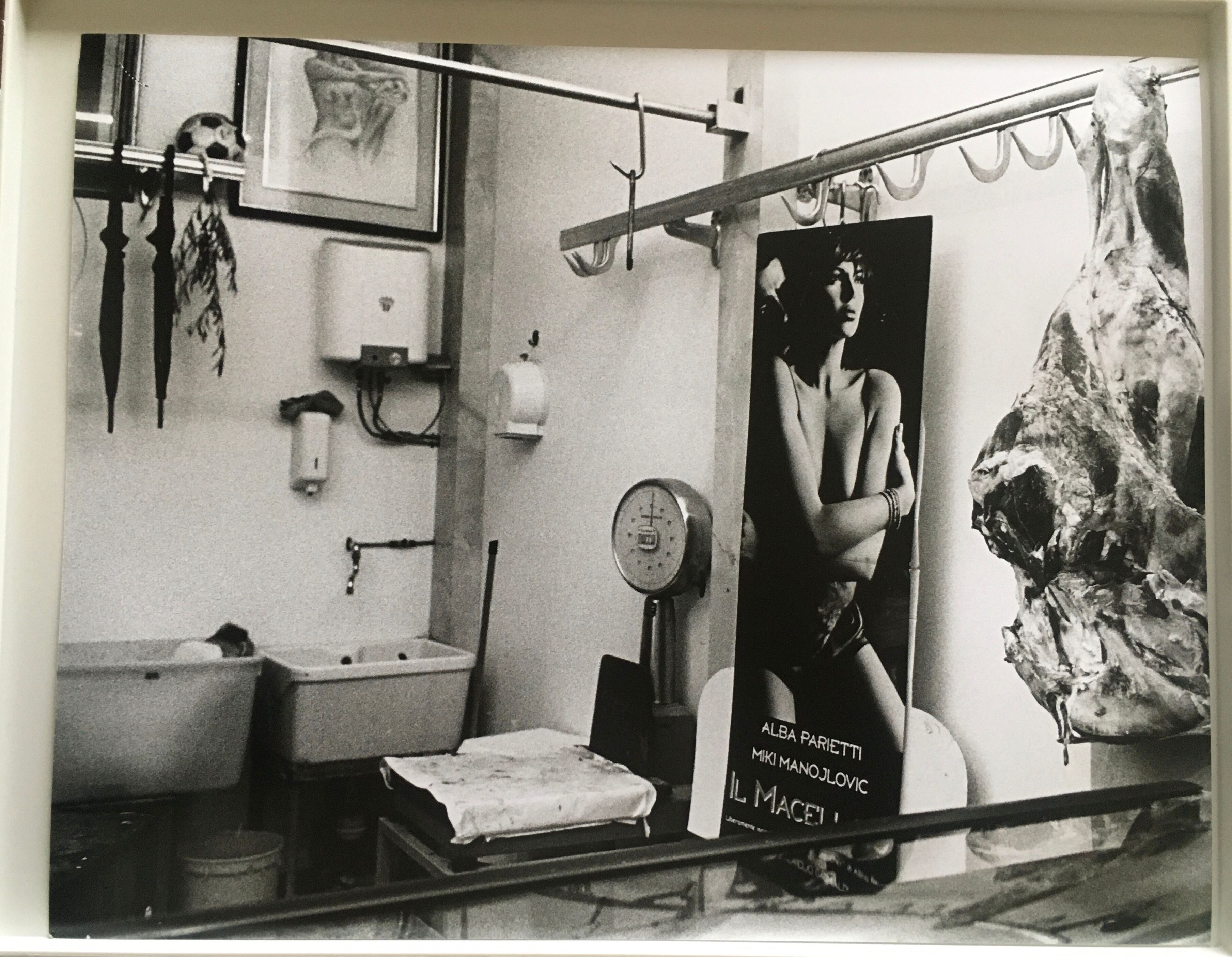 Draw Italy 90s - Female nude in a butcher shop