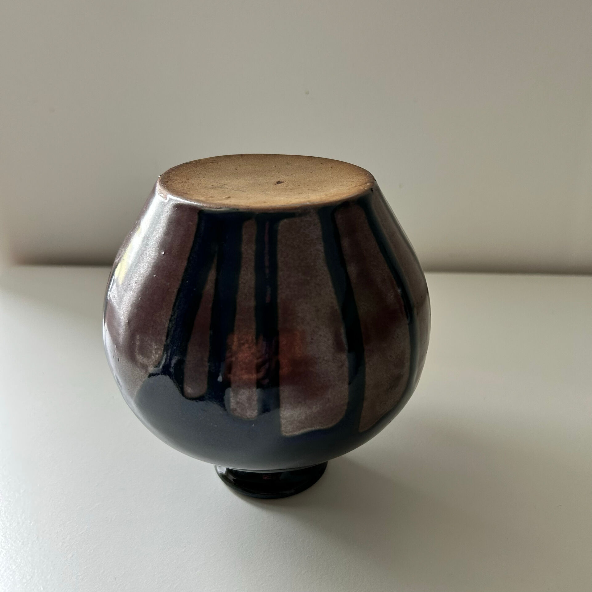 Ink blue round vase and bronze