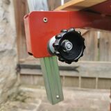 Swivel workshop chair