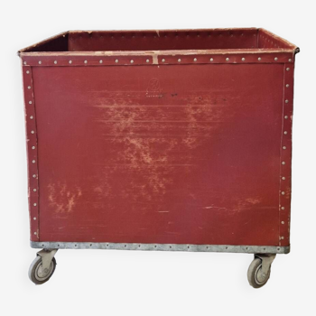 Suroy industrial crate