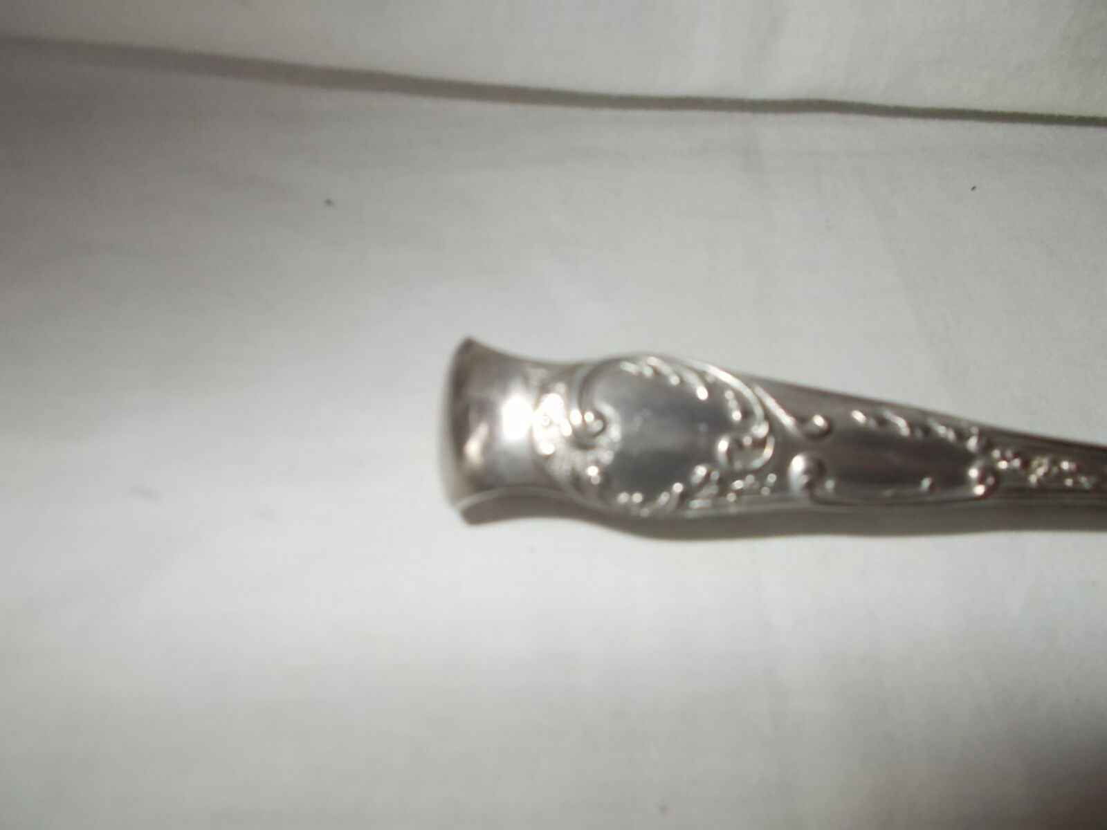 Silver metal sugar pinch
