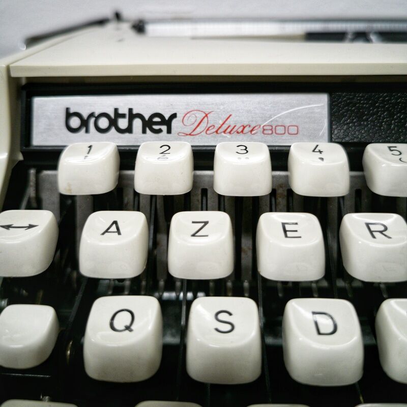 Brother Deluxe 800 typewriter