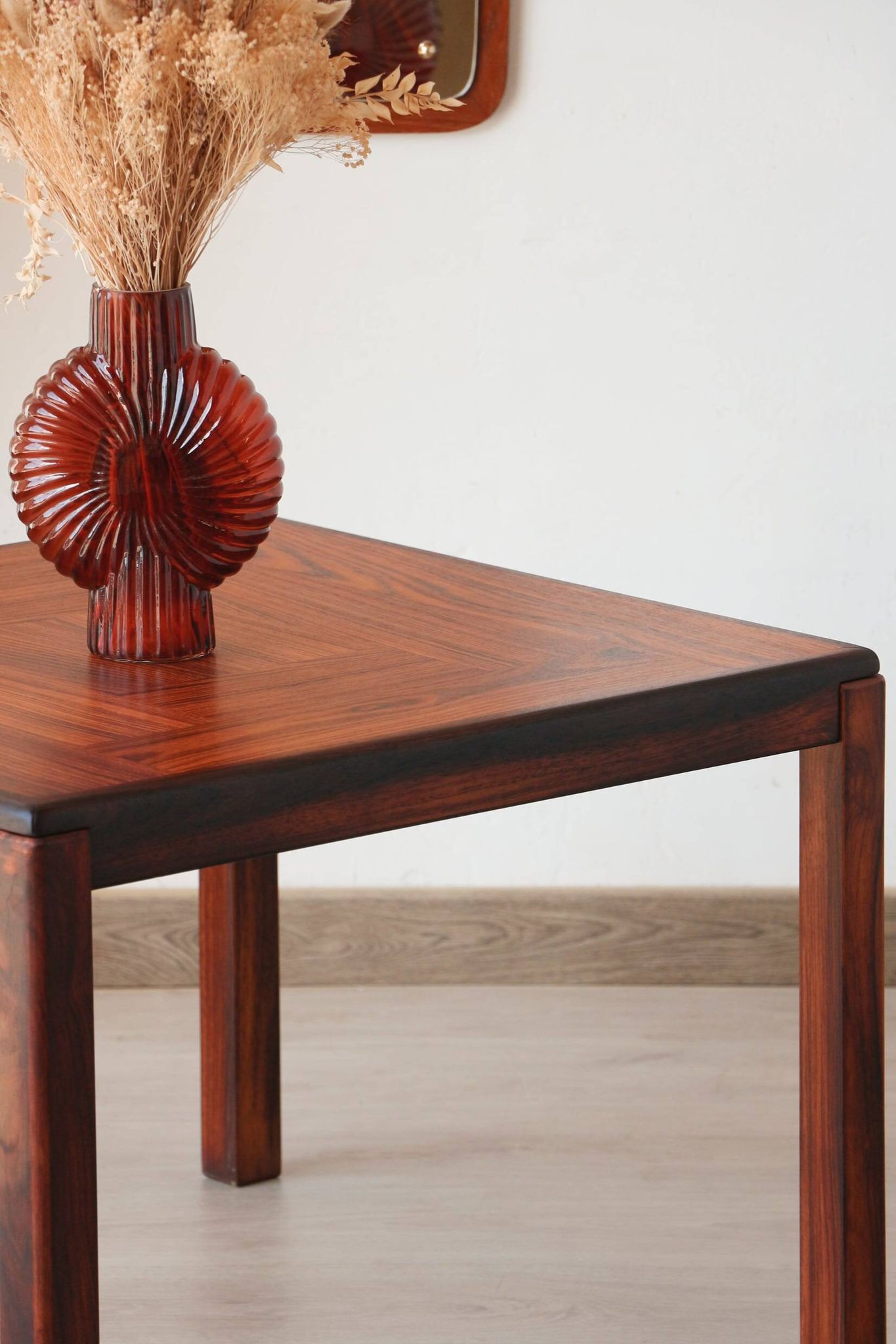 Table d’appoint carrée en palissandre – Henning Kjaernulf pour Vejle Stole