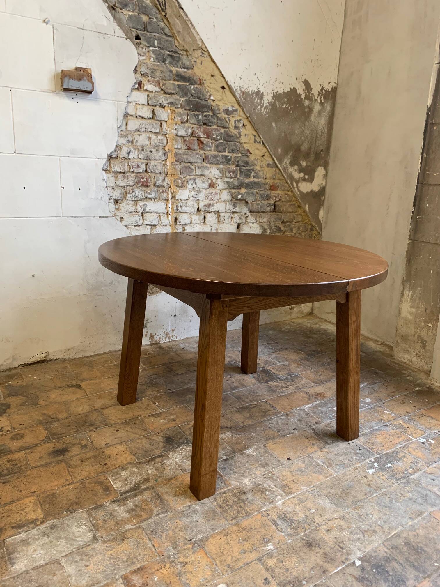 Table à manger extensible en chêne massif, des années 1950-60, style brutaliste