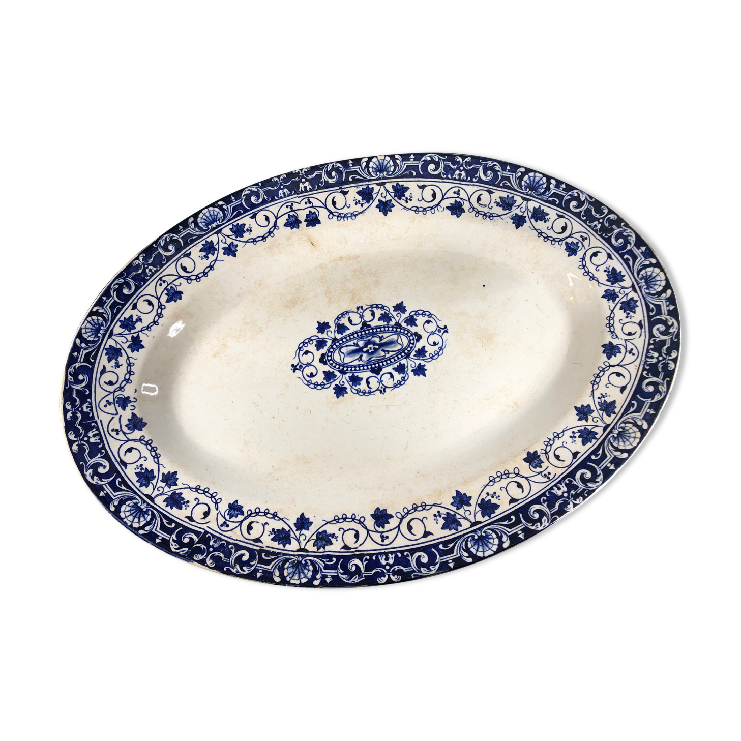 Oval dish Longwy model Louis XV white and blue 1850