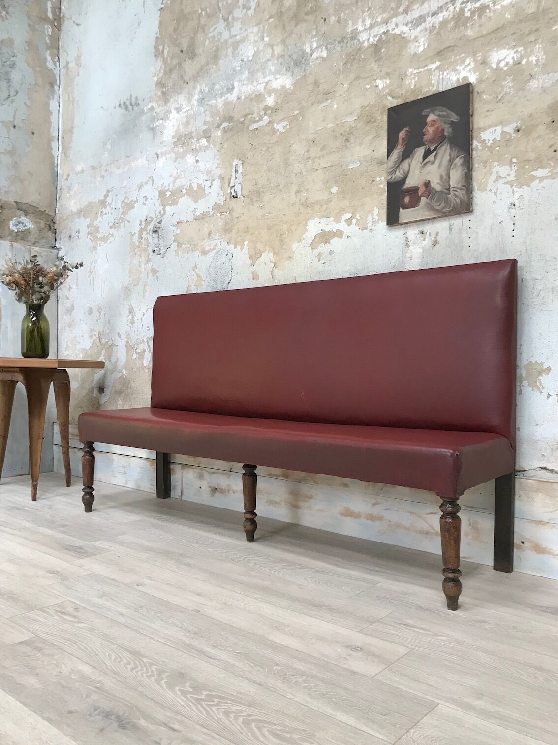 Bistro bench in burgundy leather