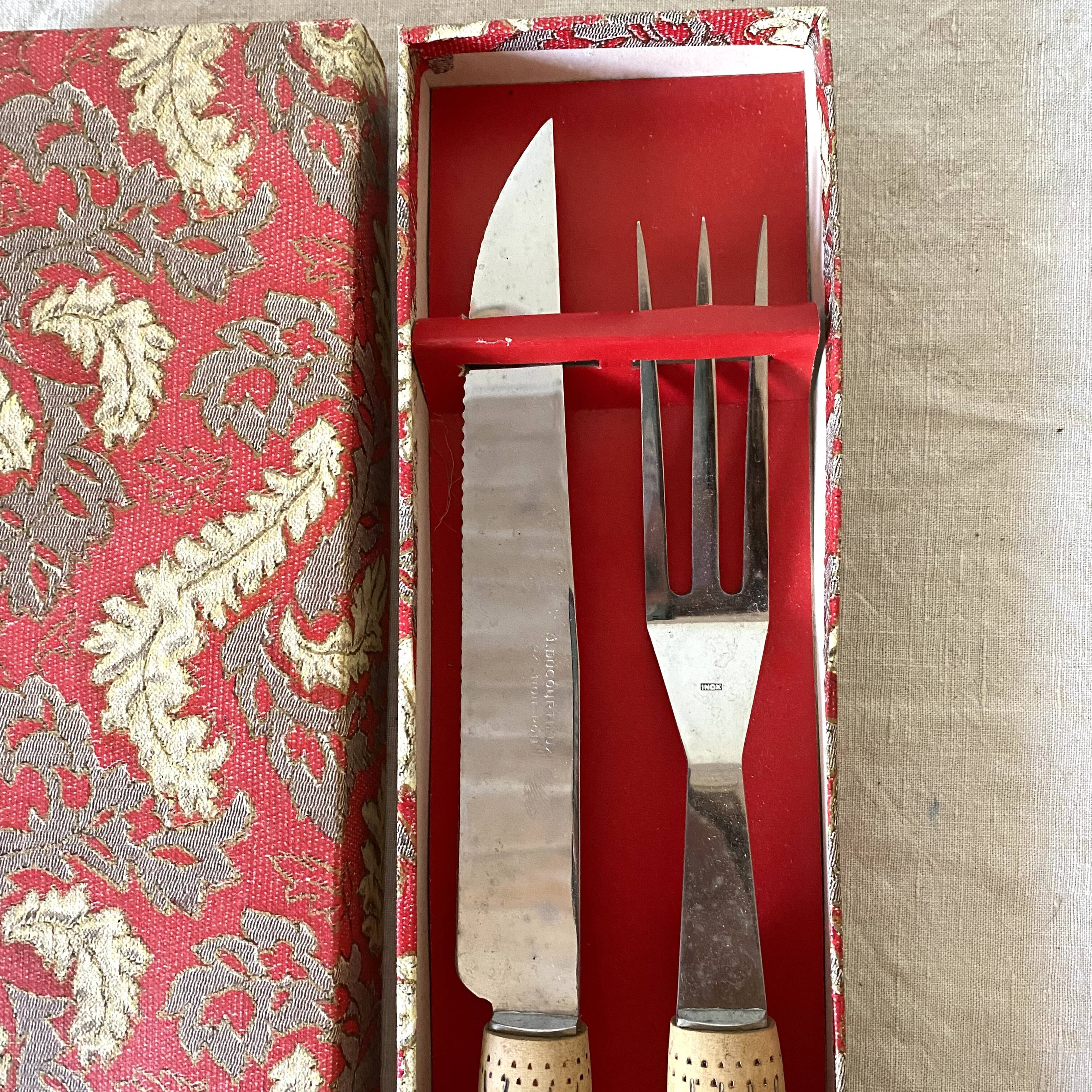 Fourchette et couteau à découpe en inox et bois gravé