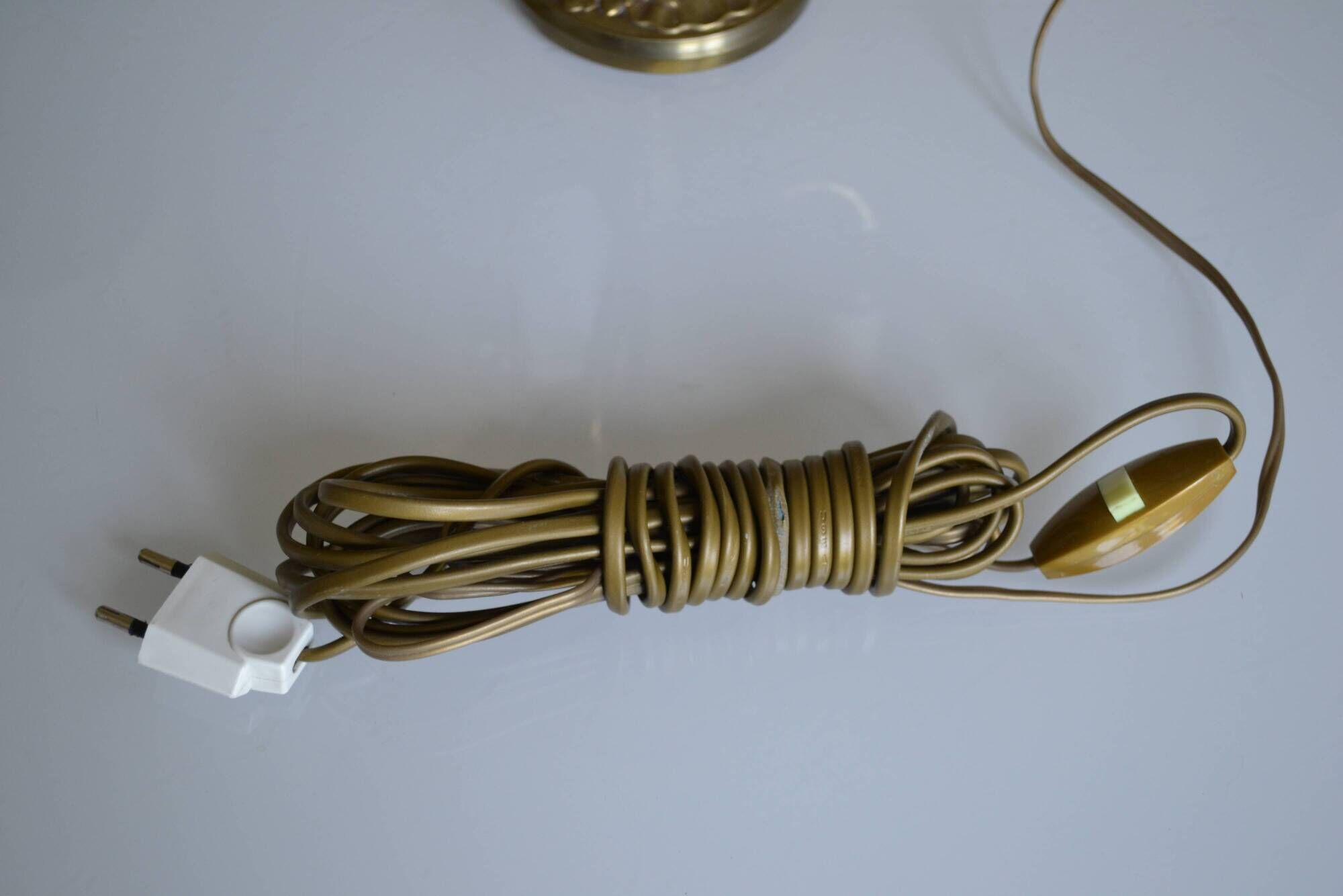 Lampe bouillotte 3 feux bronze et abat jour tôle bordeaux