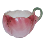 Tasse en barbotine signée Lunéville