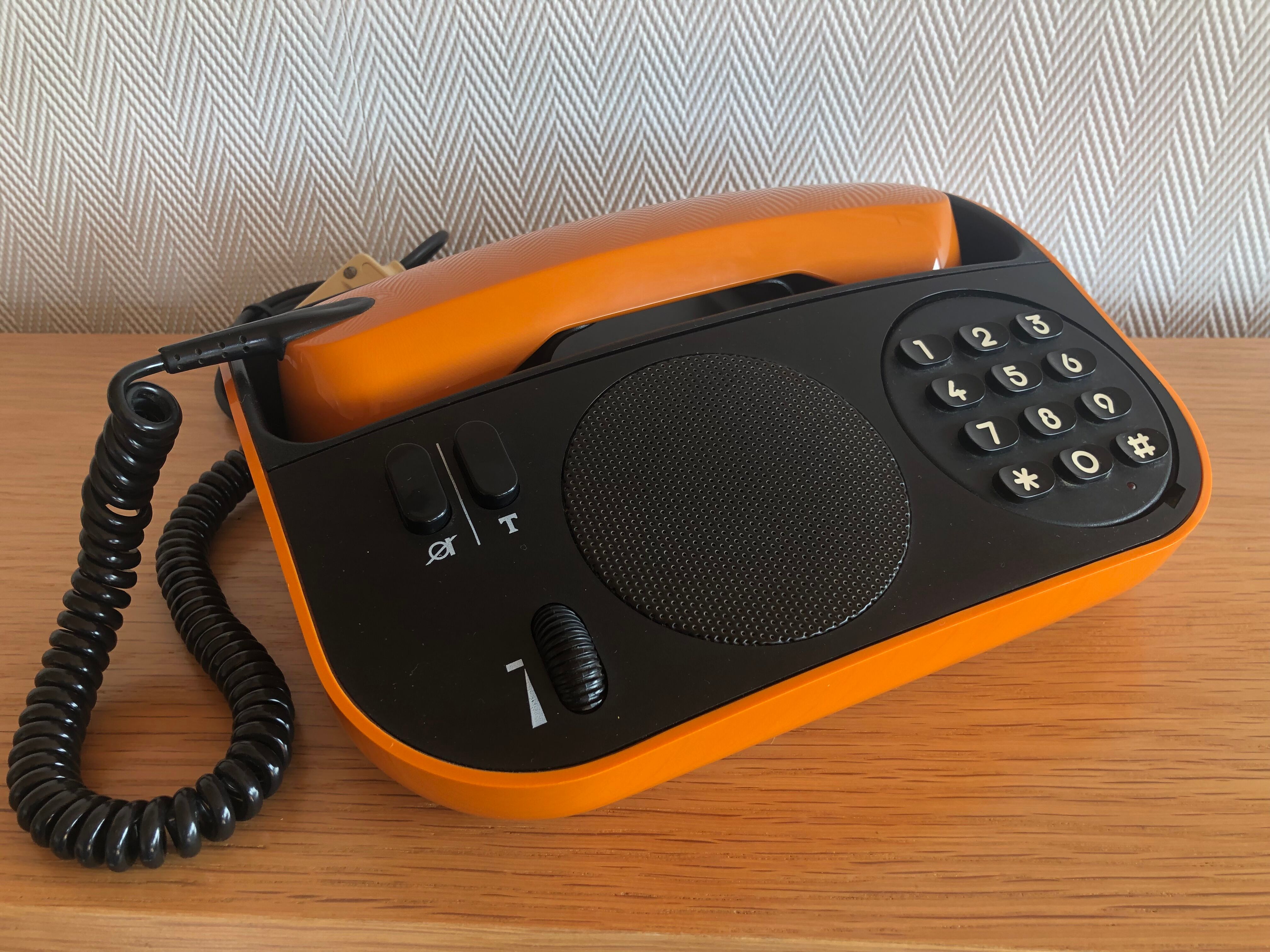 Vintage PTT Phone Telic t75 Orange from 1975
