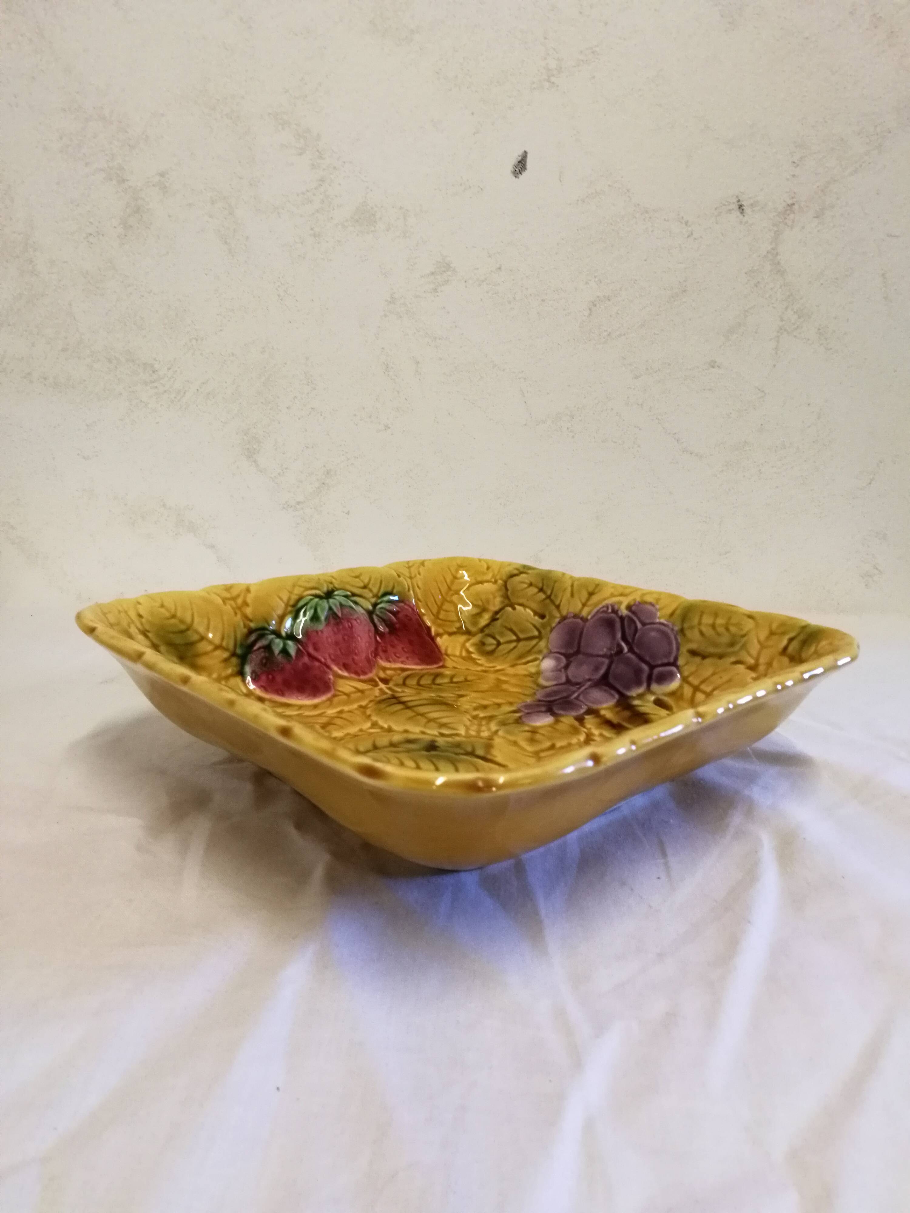 Old Dish, Barbotine fruit bowl