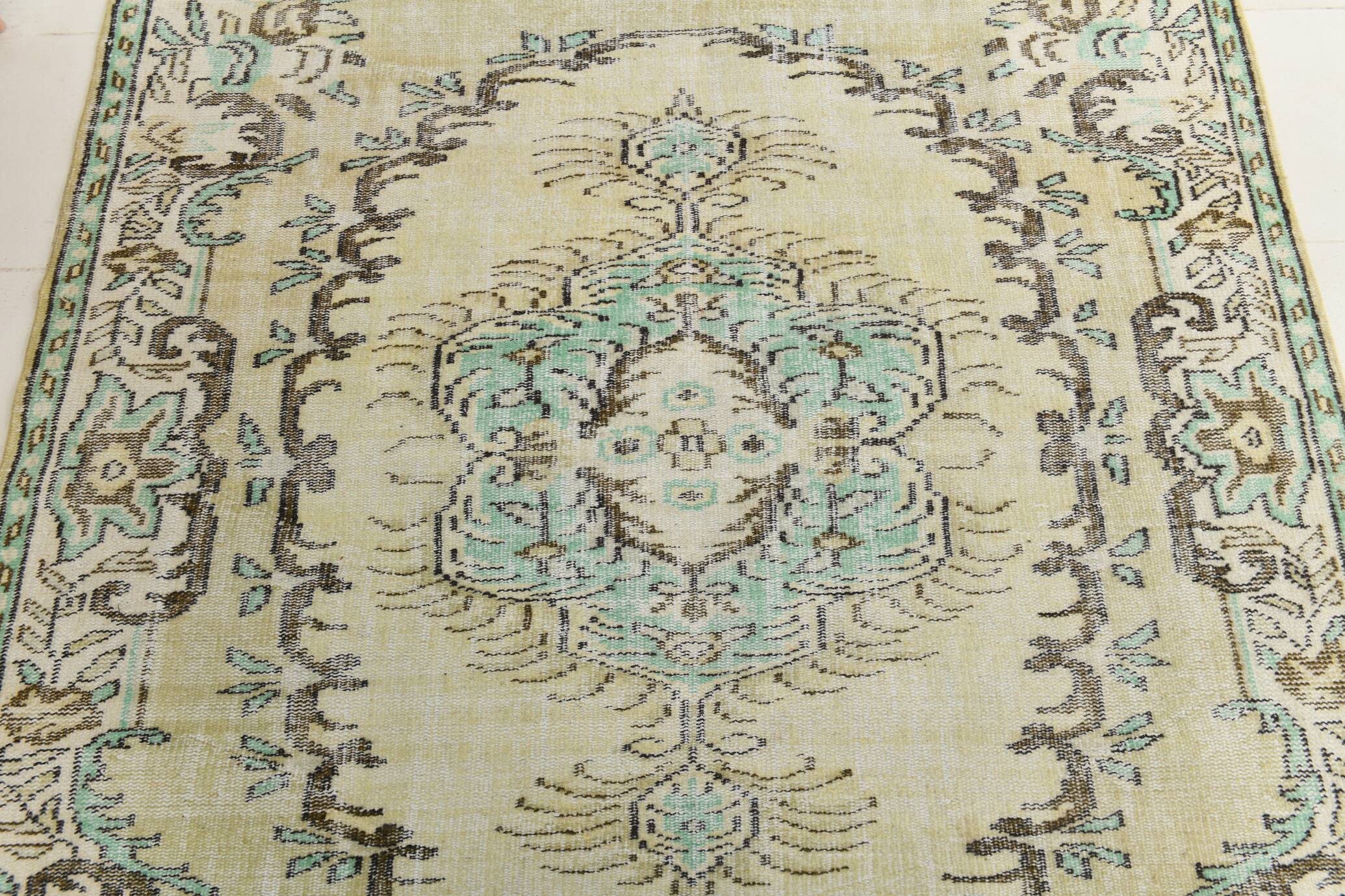 Tapis persan oriental vert clair et jaune 5x8, 165x238 cm