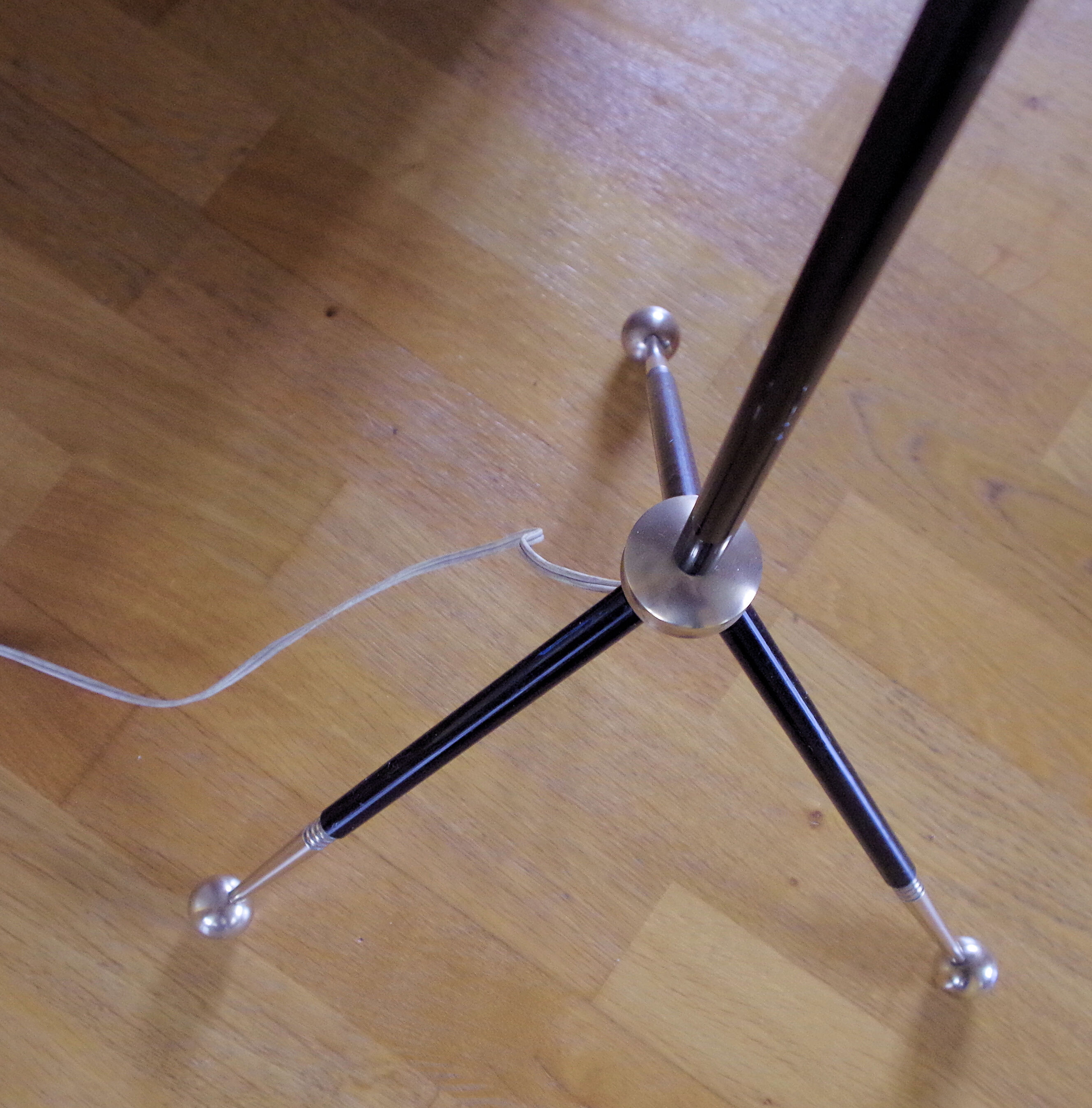 Tripod floor lamp from the 1950s