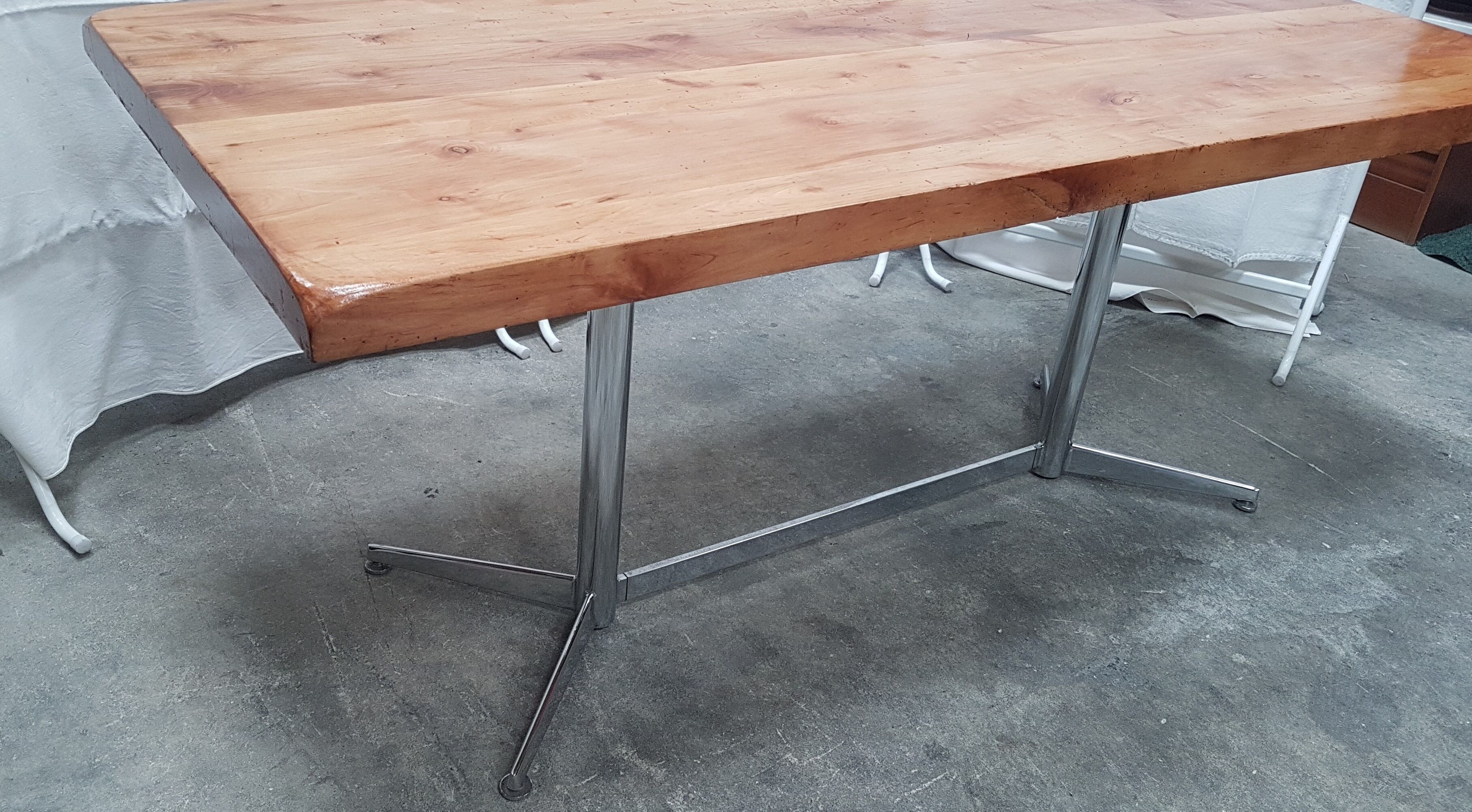 Ancienne table en chêne et inox vintage