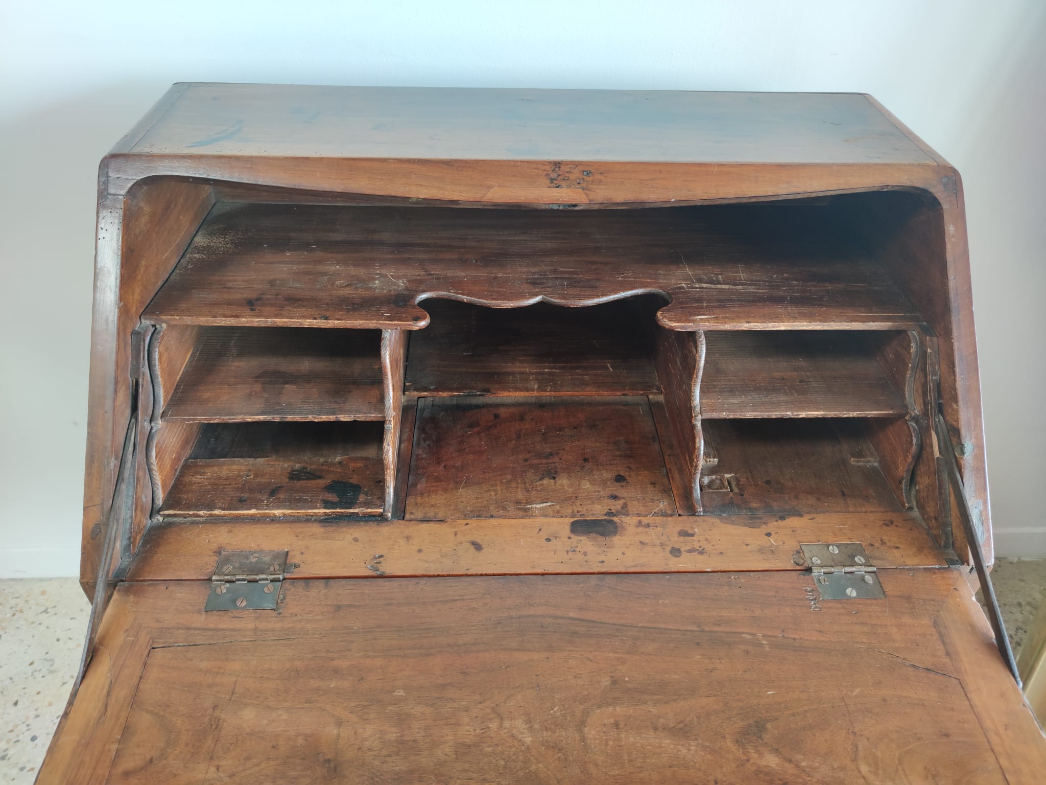Bureau de pente en bois naturel