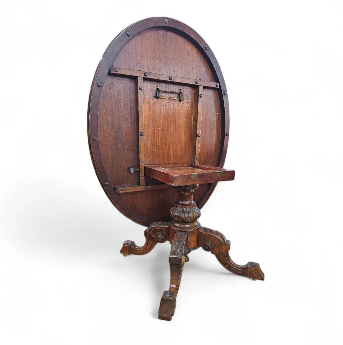 Oval Victorian tilt-top table, breakfast table / 1840s