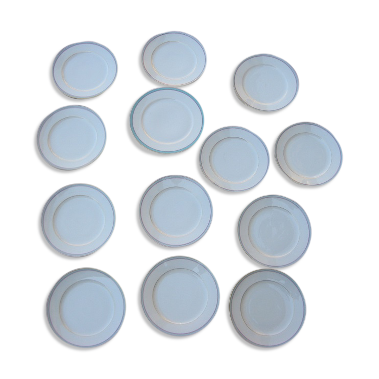 Old service a dessert in porcelain, red green and gold led.