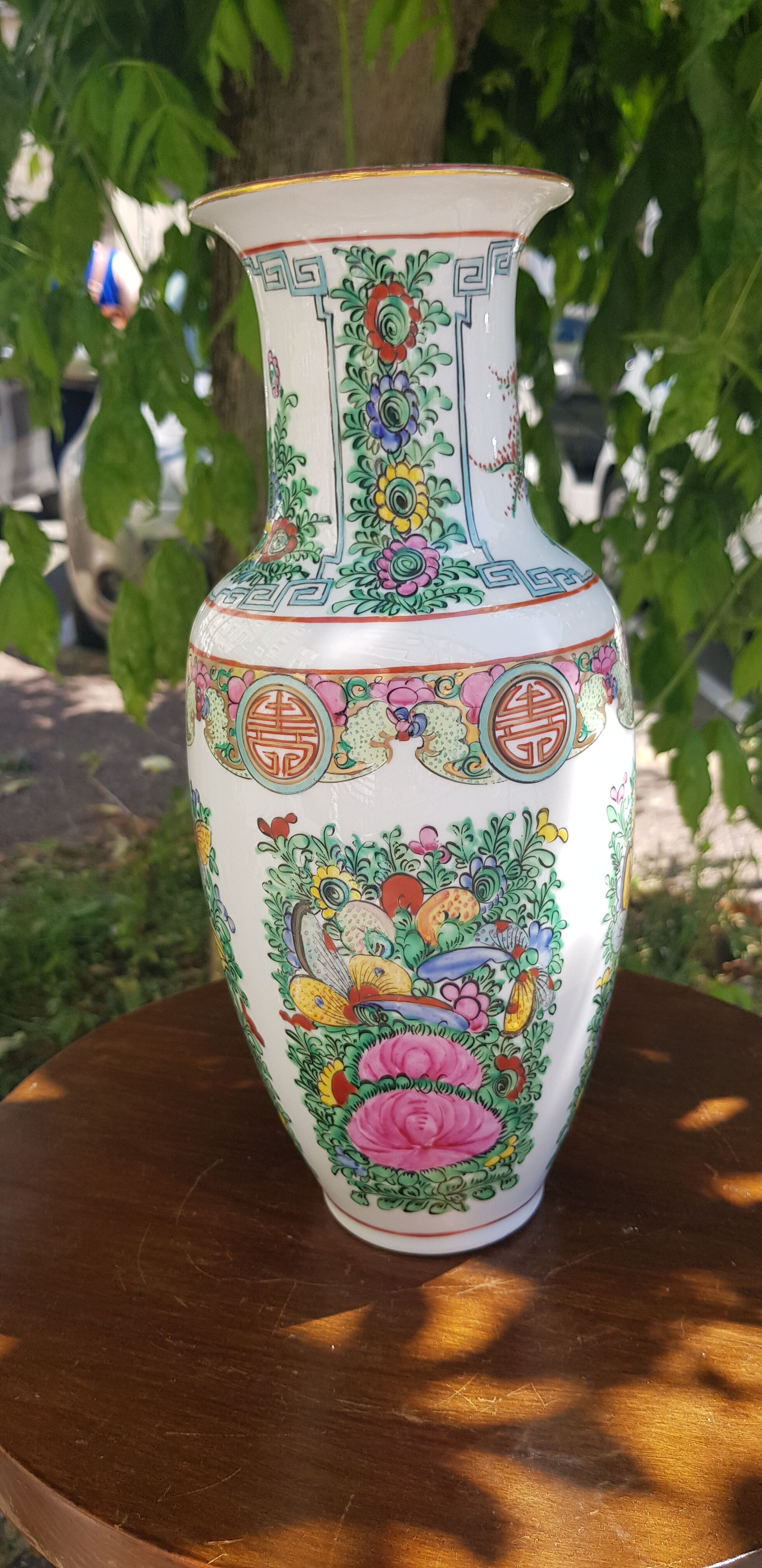 Porcelain Chinese vase