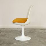 Tulip swivel chairs by Eero Saarinen