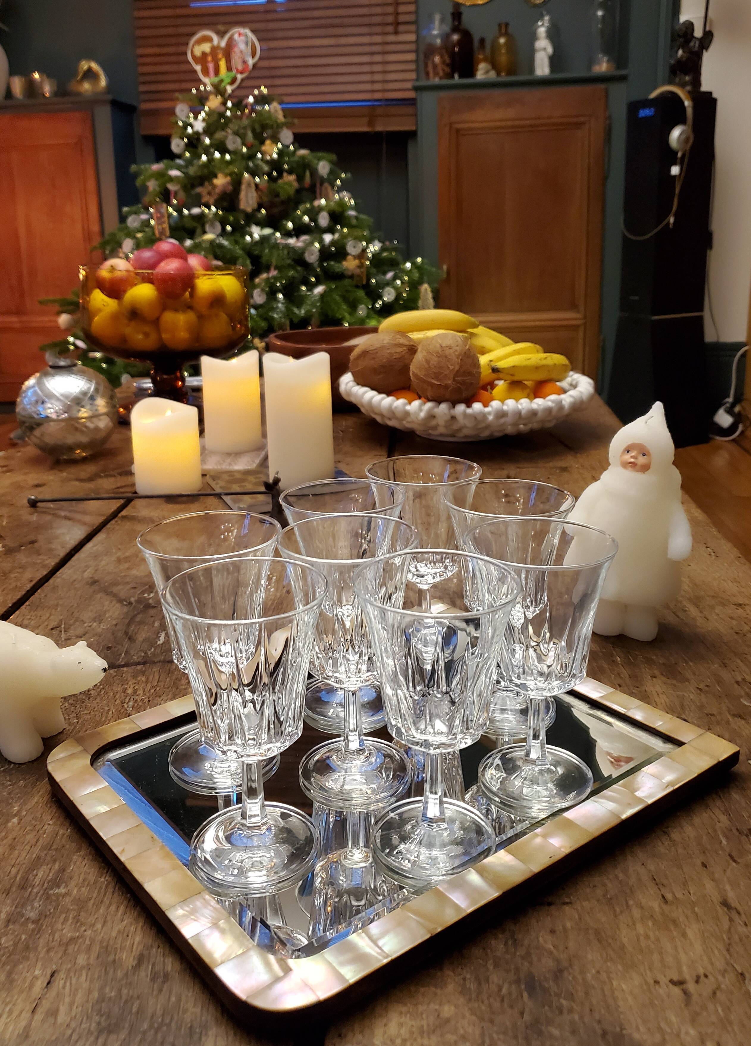 Verres à pied en verre ciselé 70's