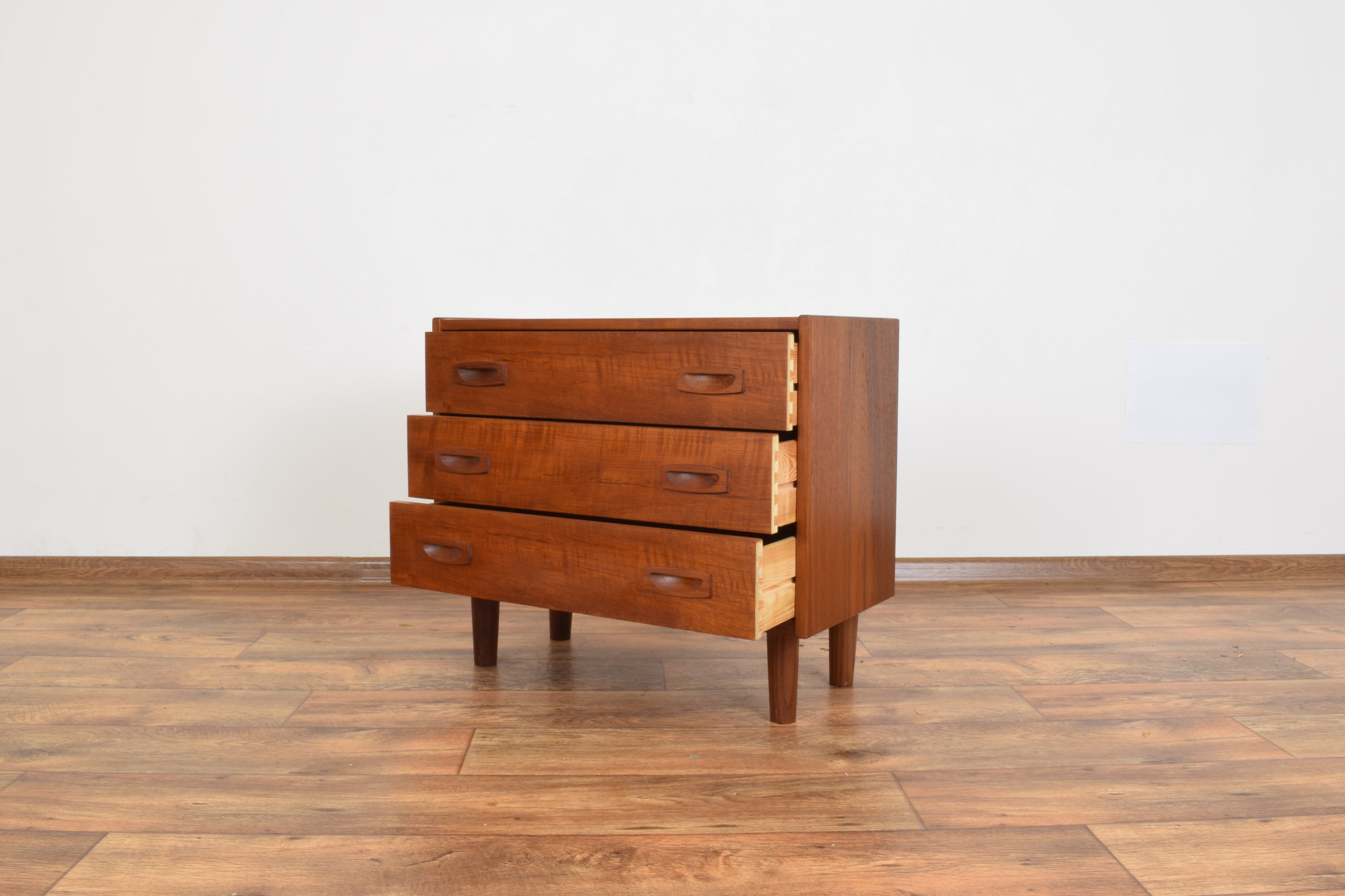 Commode en teck danoise années 1960