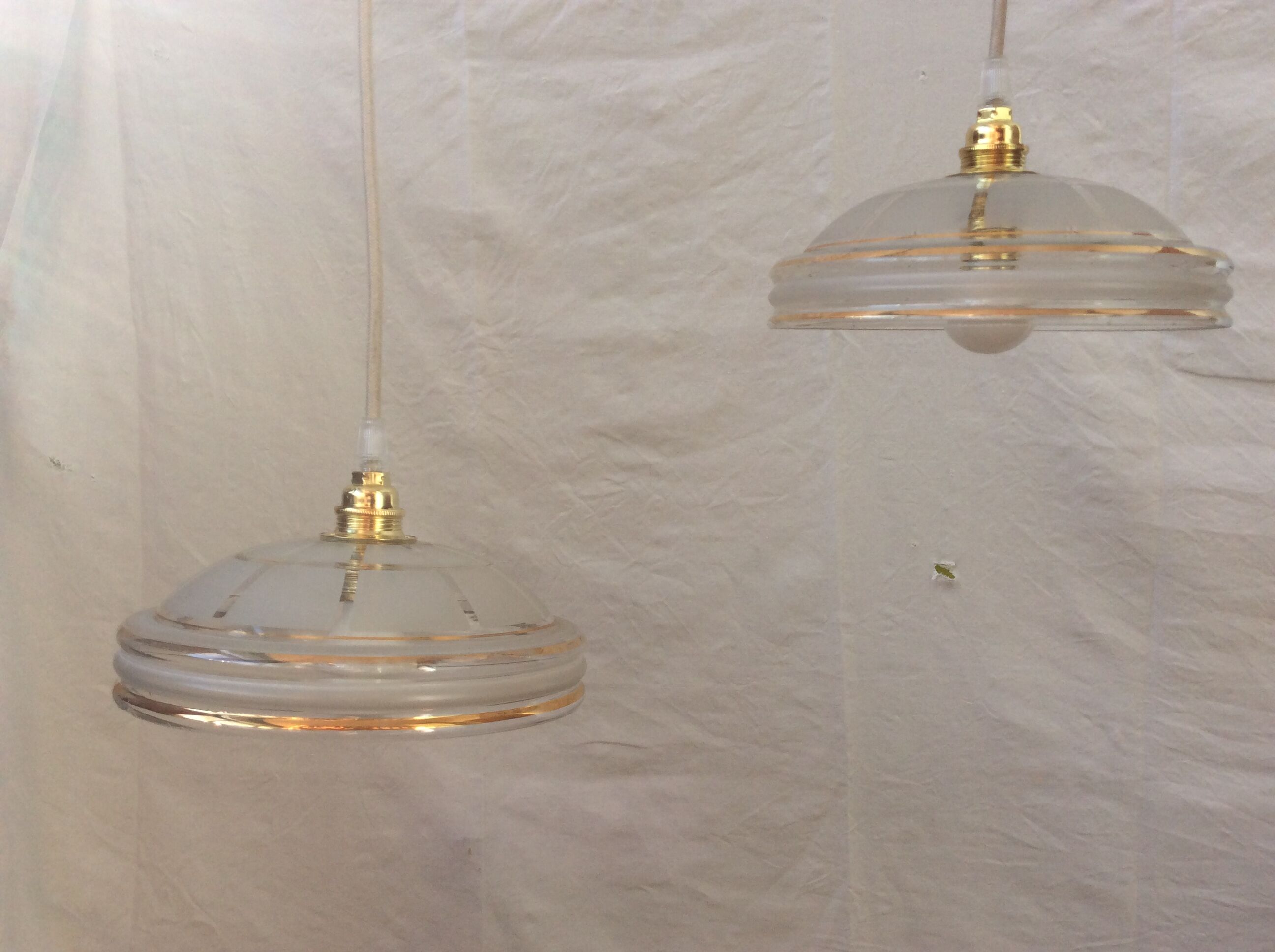 Vintage opaline suspension duo