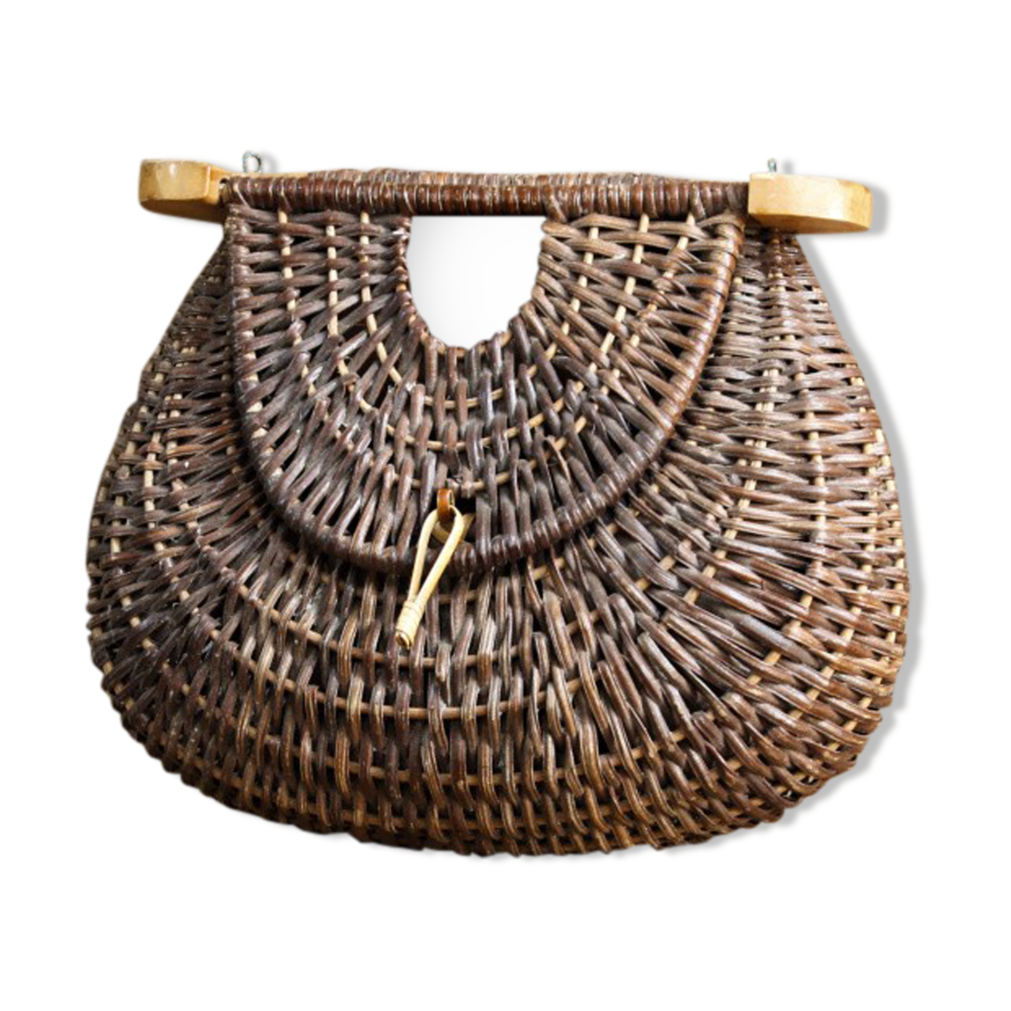 Rattan braided fishing basket
