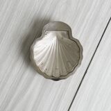 Shell-shaped jewelry holder or butter dish